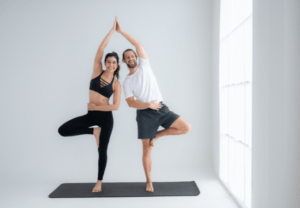 Postura del Árbol (Vrksasana) en pareja